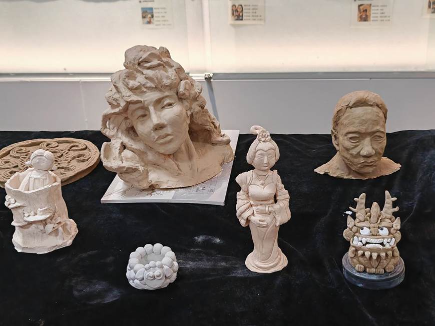 e127be88f7d25b97fd34f4b1b1c1eab